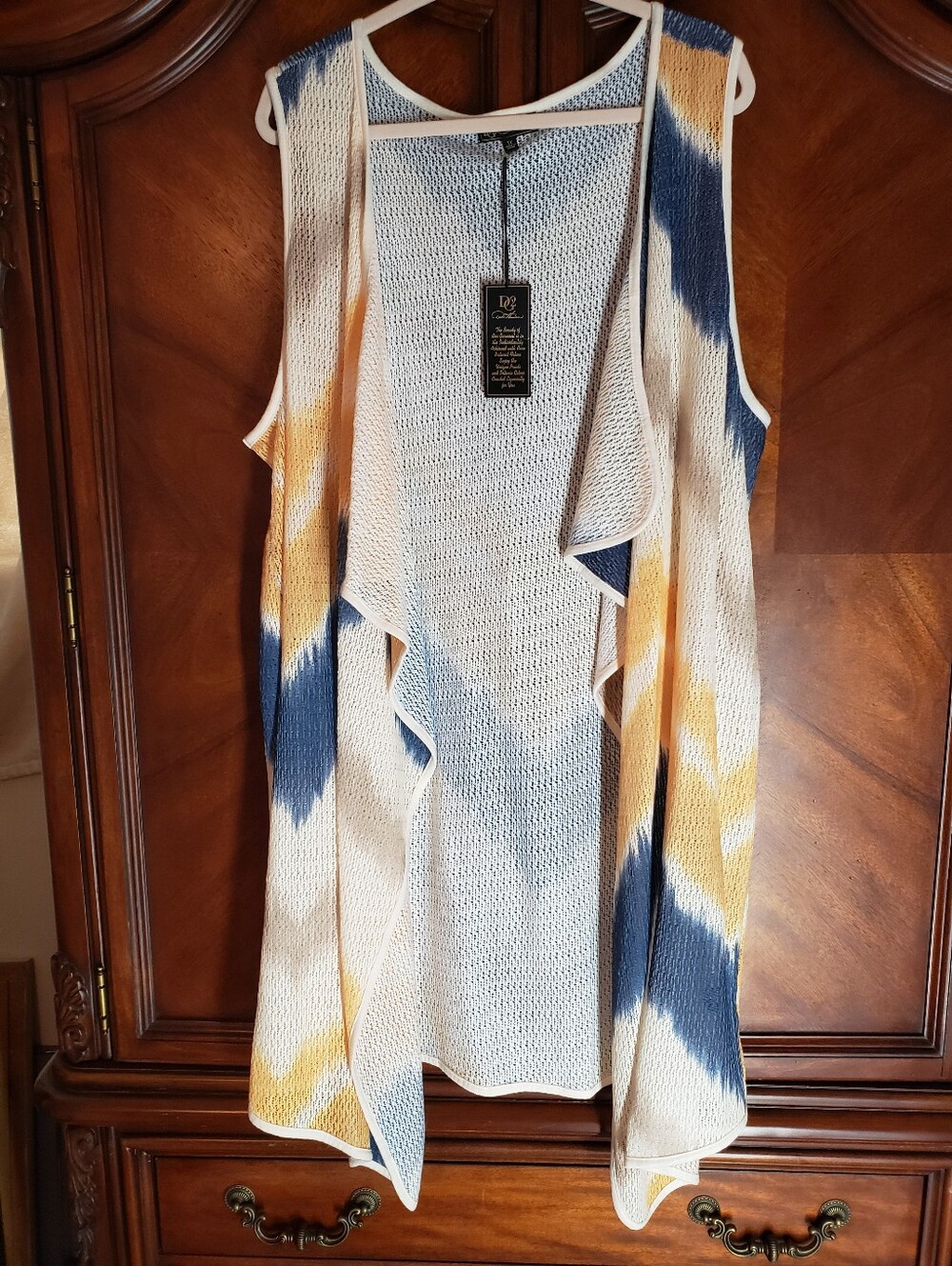 **4 For $ 15 **DG2 Diane Gilman Cream Knit Sleeveless Duster w/Blue&Gold Tie-Dye